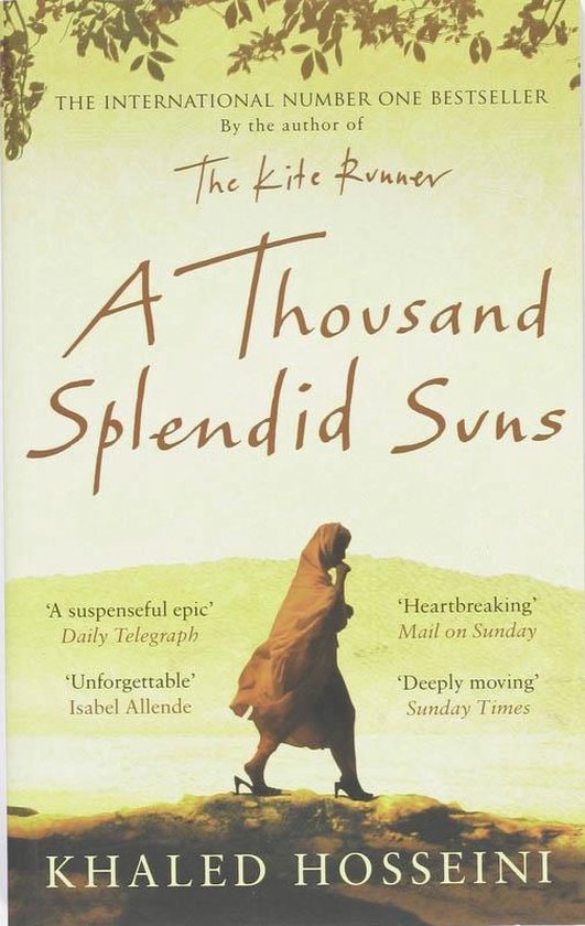 Couverture du livre A Thousand Splendid Suns, avec une femme en vêtements marron et un coucher de soleil.