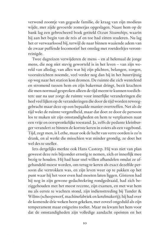 Tekstpagina uit een boek met een paragraaf over de reis van Hans Castorp en zijn verblijf in een sanatorium.