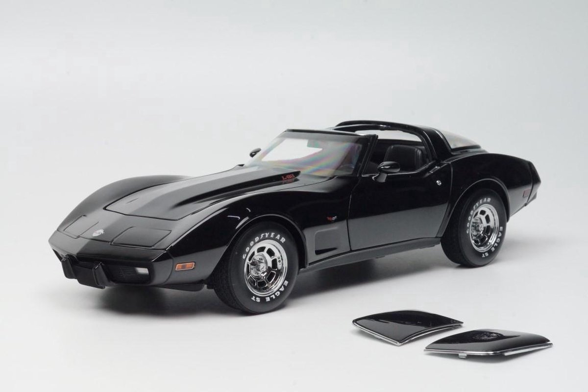 UT Models Chevrolet Corvette Stingray 1978 Zwart 1/18 | bol
