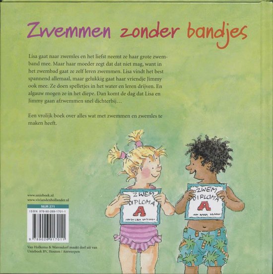 Twee kinderen, een meisje en een jongen, tonen hun zwemdiploma's A.