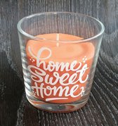 Oranje geur kaars (perziken) met de tekst "Home sweet home"