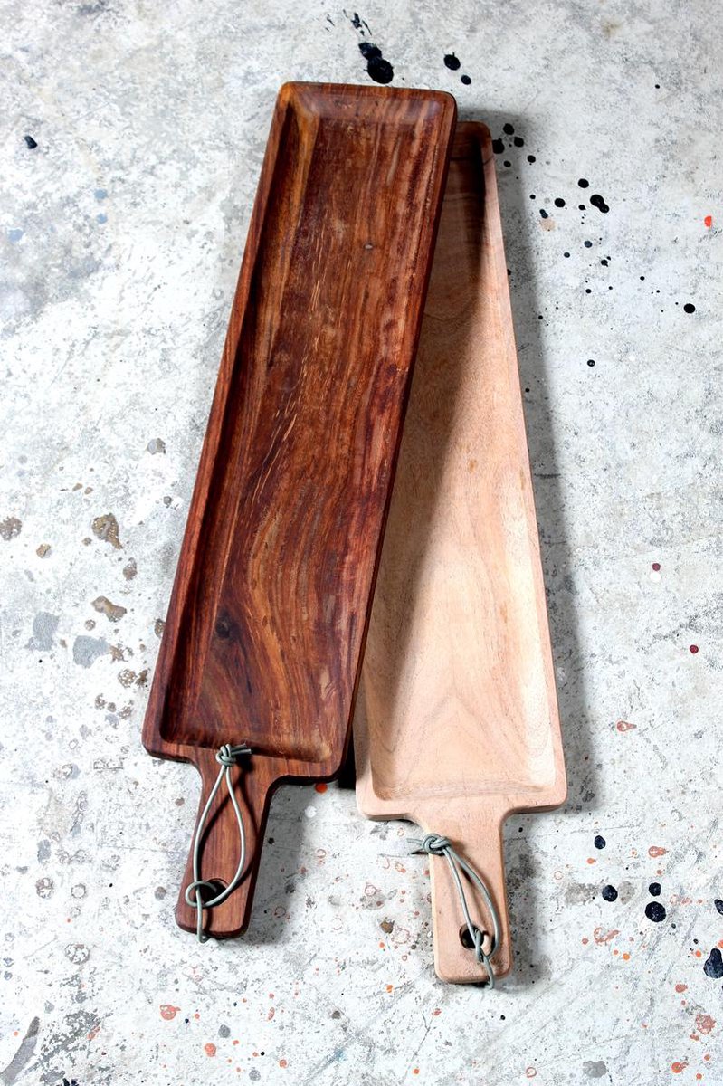 Stuff Design Acacia handmade houten plank 70x15cm met opstaande rand,  handvat en koord | bol.com