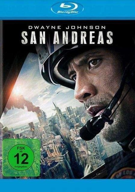 Dwayne Johnson in San Andreas Blu-ray hoes met helikopter en stad in brand.
