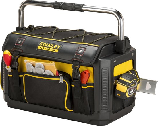 Zwarte en gele STANLEY FatMax gereedschapstas met gereedschap, meetlint en waterpas.