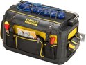 Zwarte en gele STANLEY FatMax gereedschapstas met gereedschap, meetlint en waterpas.