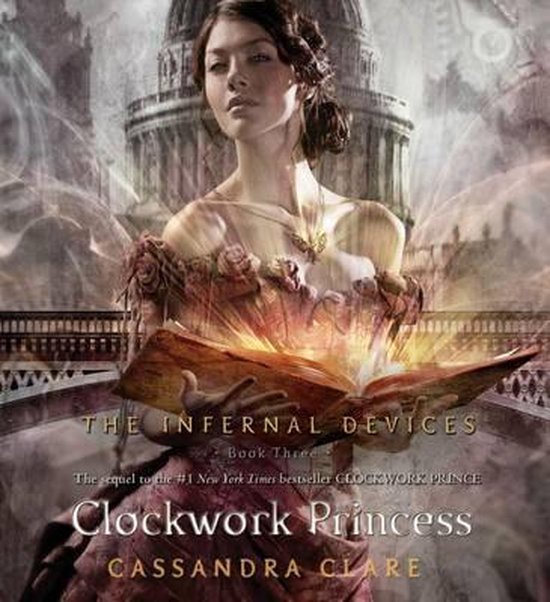 Jongedame in Victoriaanse jurk met een boek dat licht uitstraalt. The Infernal Devices. Clockwork Princess.