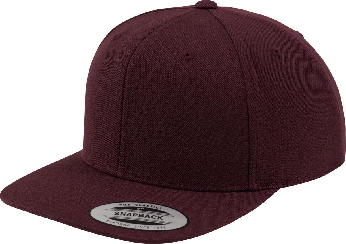 Flexfit/Yupoong - Classic Snapback - Kleur Maroon/Maroon- 6089M