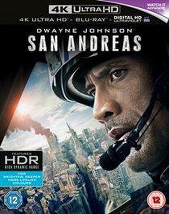 Dwayne Johnson met helm en microfoon, met een stad op de achtergrond. San Andreas 4K Ultra HD Blu-ray hoes.