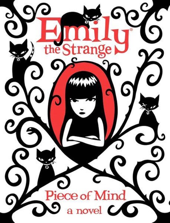 Emily the Strange 4 - The Diaries of Emily the Strange: Piec ... - cover