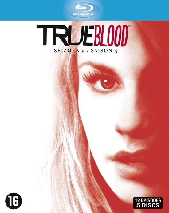 Blu-ray disc cover met vrouw, "TRUE BLOOD SEIZOEN 5 / SAISON 5", leeftijdsindicatie 16, 12 afleveringen 5 discs.