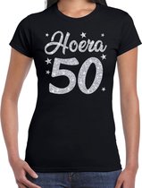 Hoera 50 jaar verjaardag cadeau t-shirt - zilver glitter op zwart - dames - Sarah cadeau shirt L