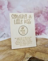 Sending a little kiss houten kaart