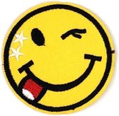 Emoji Smiley Strijk Embleem Patch Knipoog 5.2 cm / 5.2 cm / Geel Zwart Rood
