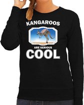 Dieren kangoeroes sweater zwart dames - kangaroos are serious cool trui - cadeau sweater kangoeroe/ kangoeroes liefhebber XS