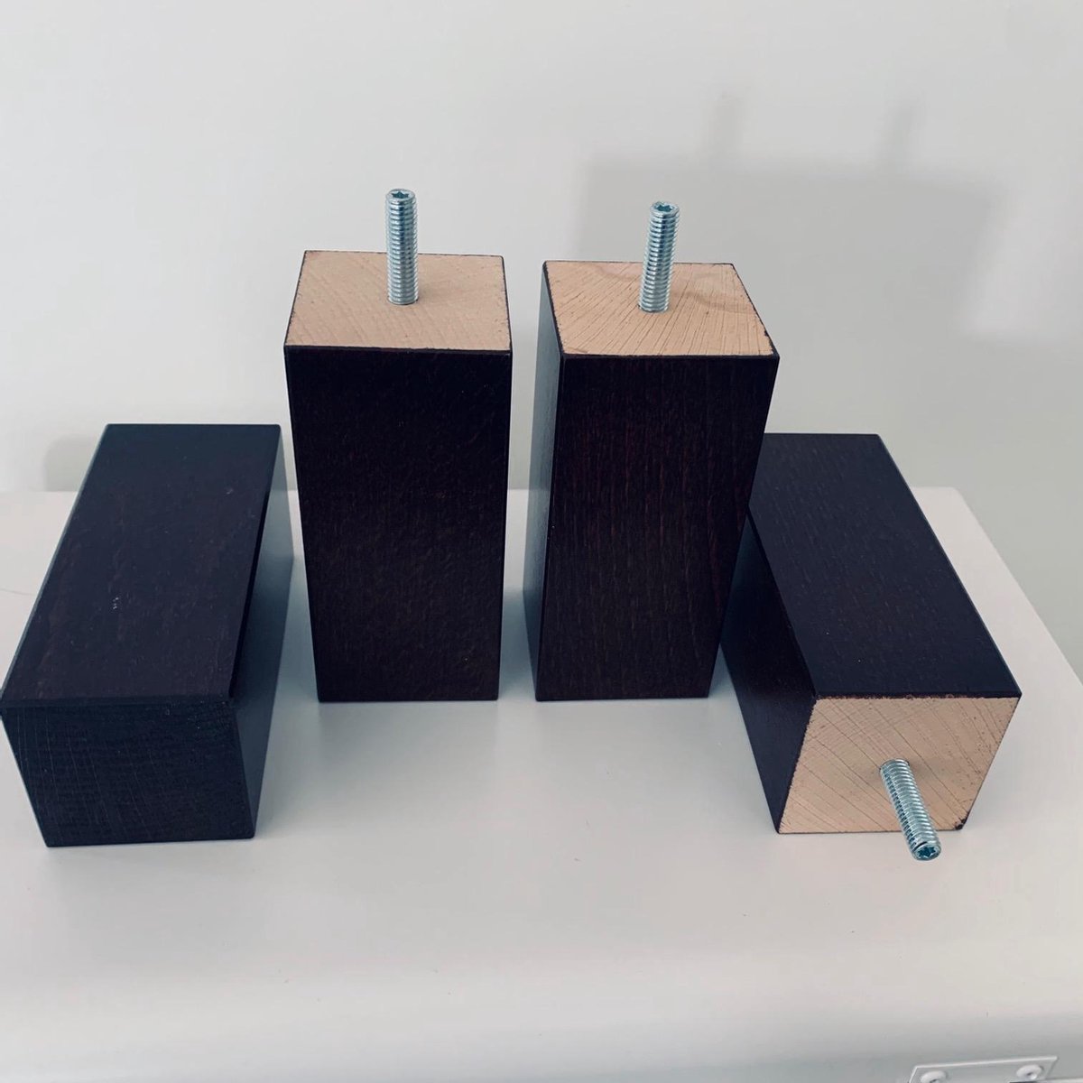 Set van 4 houten meubelpoten Zwart beuken 16 cm hoogte 7x7 cm M8