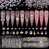 foto van nagel steentjes / Nagel diamantjes / Nail gems / extra groot
