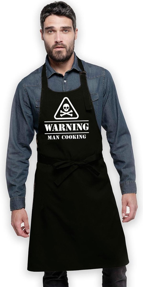 Keukenschort Warning Man Cooking - Heren Dames - Horecakwaliteit - One size - Verstelbaar - Wasbaar - Cadeau Verjaardag Feest Grappig Geintje Jubileum Pensioen Zomaar Bedankt BBQ - Zwart