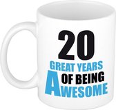 20 great years of being awesome mok wit en blauw - cadeau mok / beker - 20e verjaardag / 20 jaar