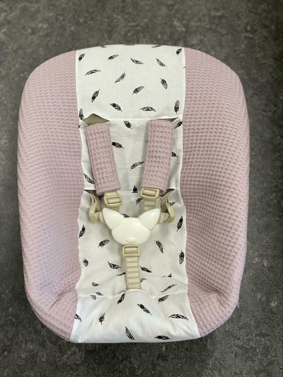 stokke newborn hoes oud roze kleine veertjes