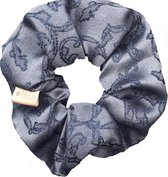 Ellastiek scrunchie blauwe print- haarelastiekjes - haar accessoire - luxe uitstraling en kwaliteit- Handmade in Amsterdam(juulstiek)