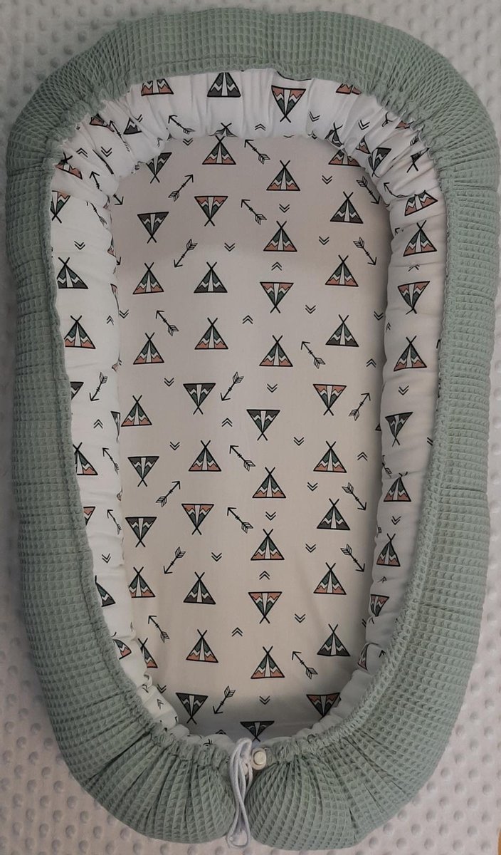 Bol.com Babynestje (oud groen/tipi tent) aanbieding