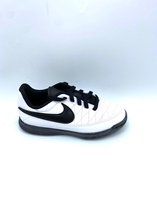 Nike JR majestry IC Maat 33