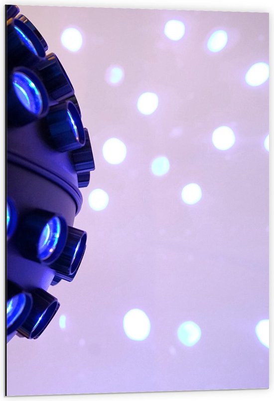 Dibond - Blauwe Discolamp - 60x90cm Foto op Aluminium (Met Ophangsysteem)