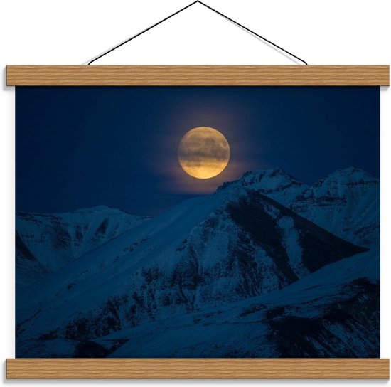 Schoolplaat – Oranje Maan boven Bergen - 40x30cm Foto op Textielposter (Wanddecoratie op Schoolplaat)