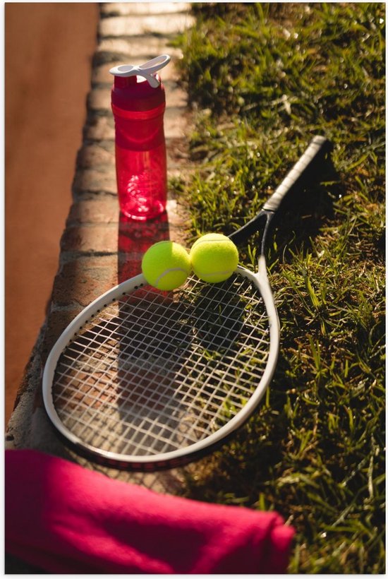 Poster – Tennisracket met Ballen en Waterfles - 40x60cm Foto op Posterpapier