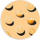 Forex Wandcirkel - Sinaasappels met Oranje Achtergrond - 60x60cm Foto op Wandcirkel (met ophangsysteem)