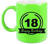 Happy Birthday 18 years cadeau mok / beker neon groen met wimpel 330 ml