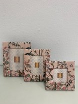 Decoratieve fotolijsten van stof (met sierlijk bloemen/planten patroon) - 3 stuks (divers formaat)