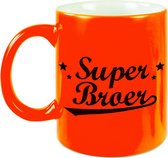 Super broer cadeau mok / beker neon oranje met sterren 330 ml