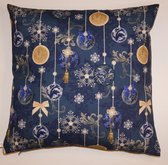 By Eef - sierkussenhoes- 50x50- handgemaakt, velvet, goud, blauw, kerstballen