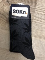 SOKn. trendy sokken "Cannabis" blauw/zwart maat 40-46  (Ook leuk om kado te geven !)