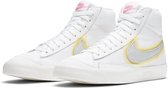 Nike Sneakers - Maat 38 - Vrouwen - wit/geel/zilver