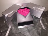 Flowerbox met Zeep Rozen - Giftbox - Valentijn - Moederdag - Zilver Grijze Box met Roze Zeep Rozen