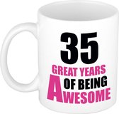 35 great years of being awesome cadeau mok / beker wit en roze