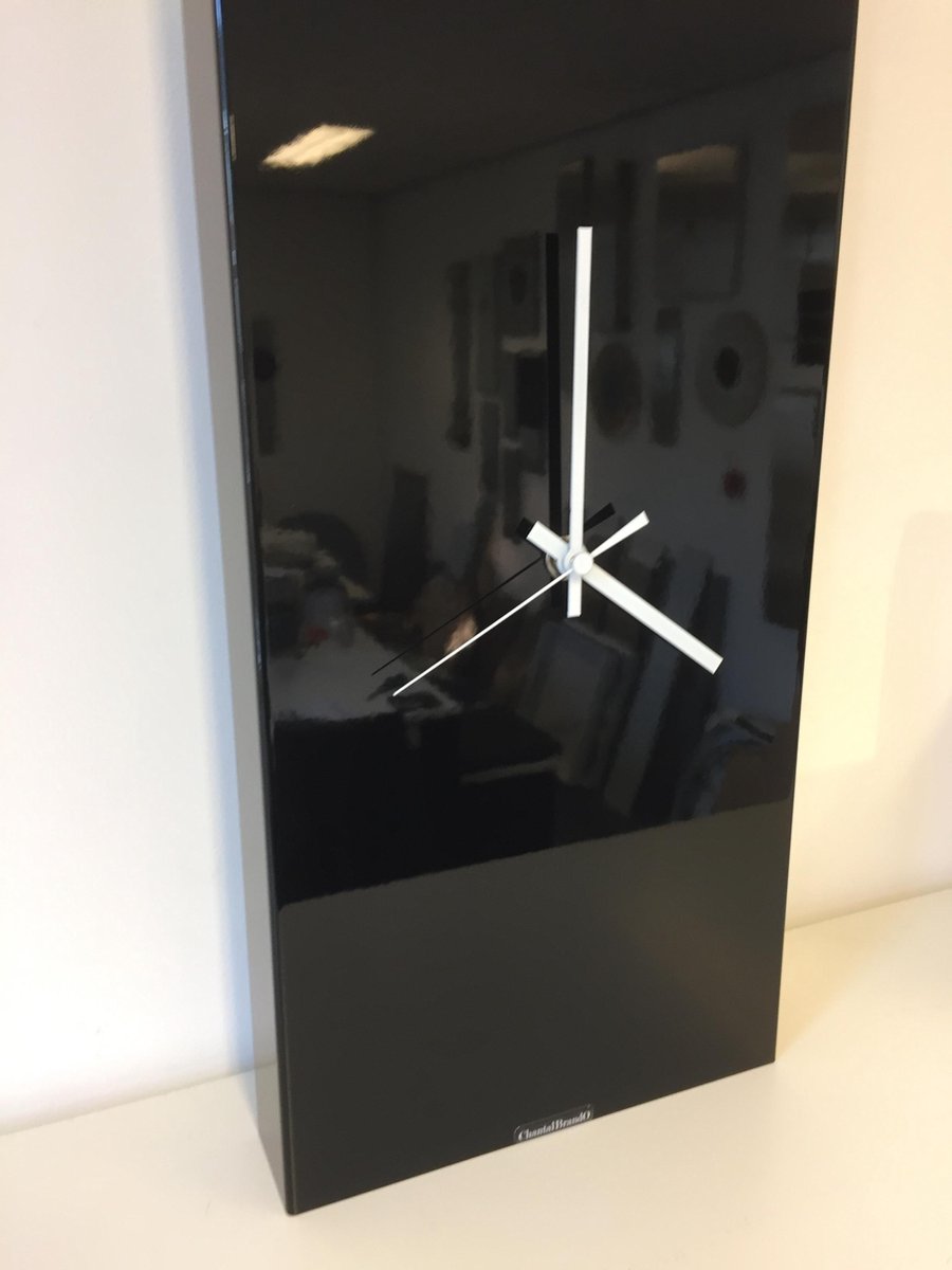 Wandklok BLACK SABBATH CHANTAL BRANDO MODERN DUTCH DESIGN