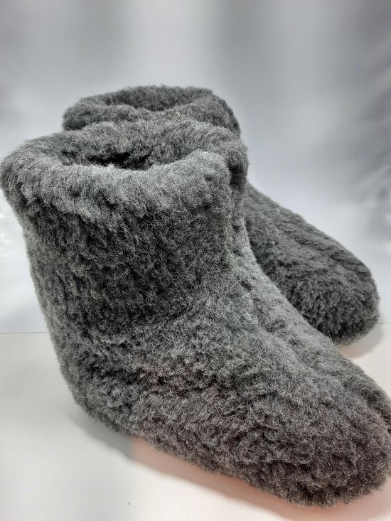 Schapenwollen sloffen grijs maat 40 100% natuurproduct comfortabele nieuwe luxe sloffen direct leverbaar handgemaakt - sheep - wool - shuffle - woolen slippers - schoen - pantoffels - warmers - slof -