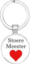 Akyol - Stoere Meester Sleutelhanger - Leraar - Meester - Docent - Leerkracht - Leuk kado voor je meester of te geven - 2,5 x 2,5 CM