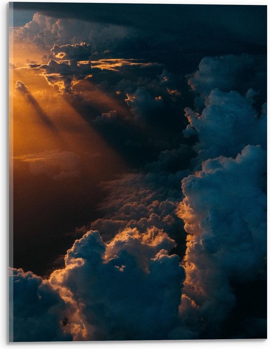 Acrylglas - Wolken met Zonnestralen - 30x40cm Foto op Acrylglas (Wanddecoratie op Acrylglas)