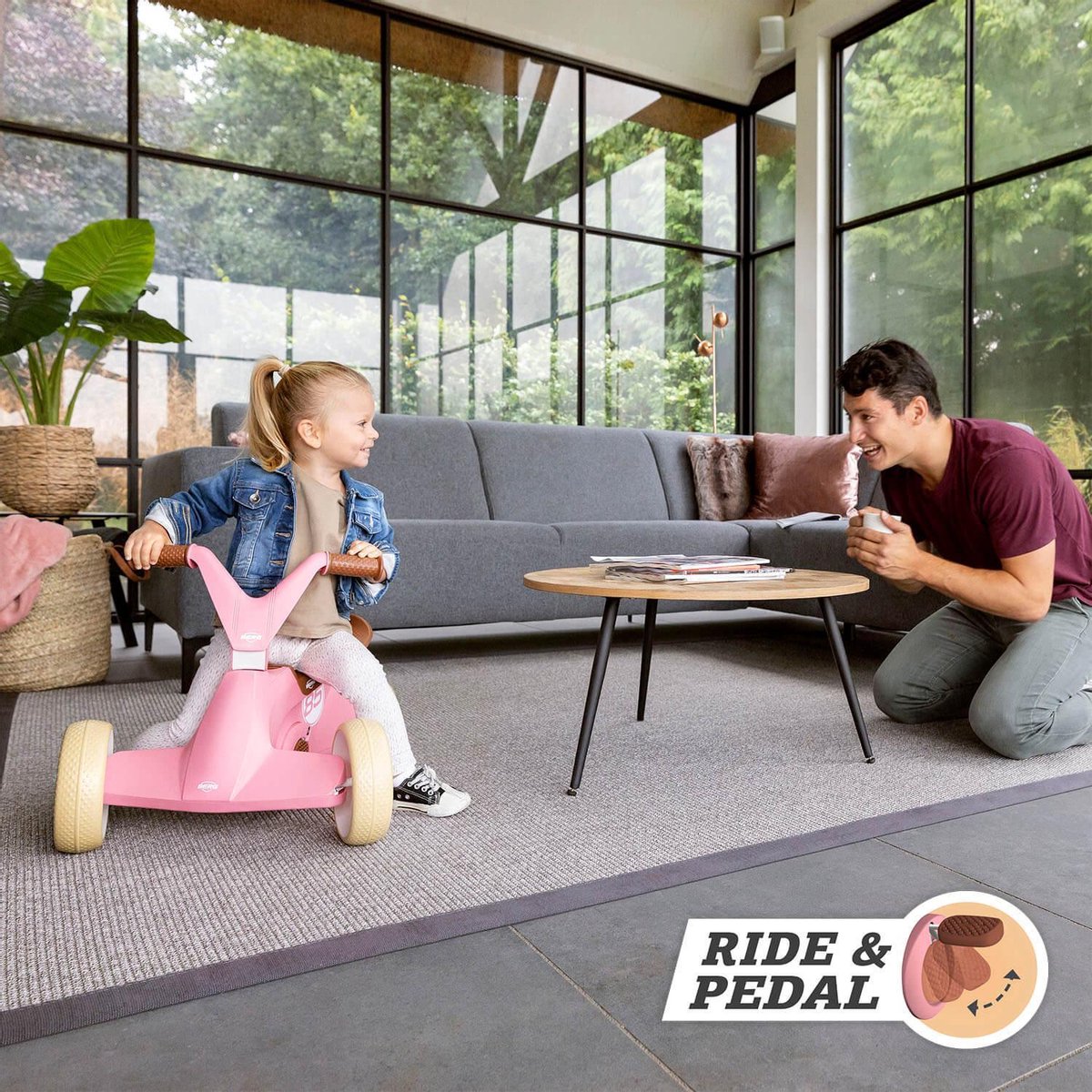 BERG GO2 Retro Loopauto en Trapauto - Speelgoed vanaf 1 jaar - Uitklapbare pedalen - 10 tot 30 maanden - Roze — afbeelding 4