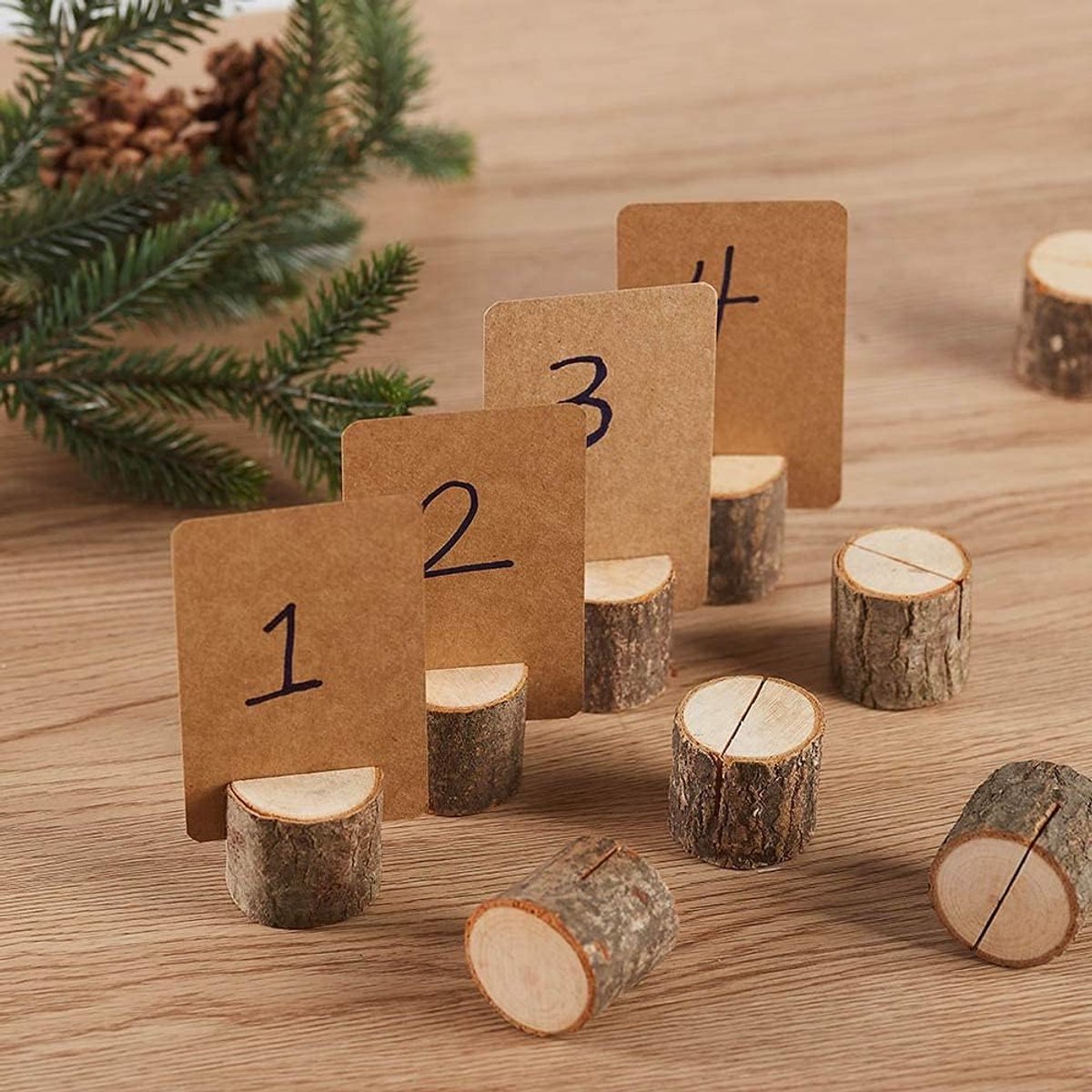15x Mini Houten Plaatskaarthouders met 30x Kraft Kaarten - Rustieke Tafelnummers voor Bruiloft, Thanksgiving en Feesten