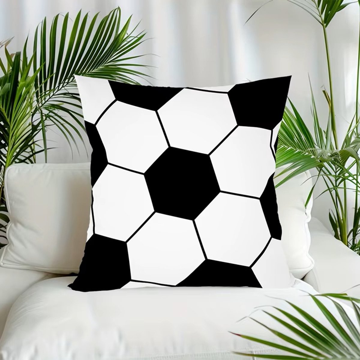 Kussenhoes met rits / sierkussen hoes voetbal patroon in wit met zwart (football hexagon) fluweelzacht, 45 x 45 cm