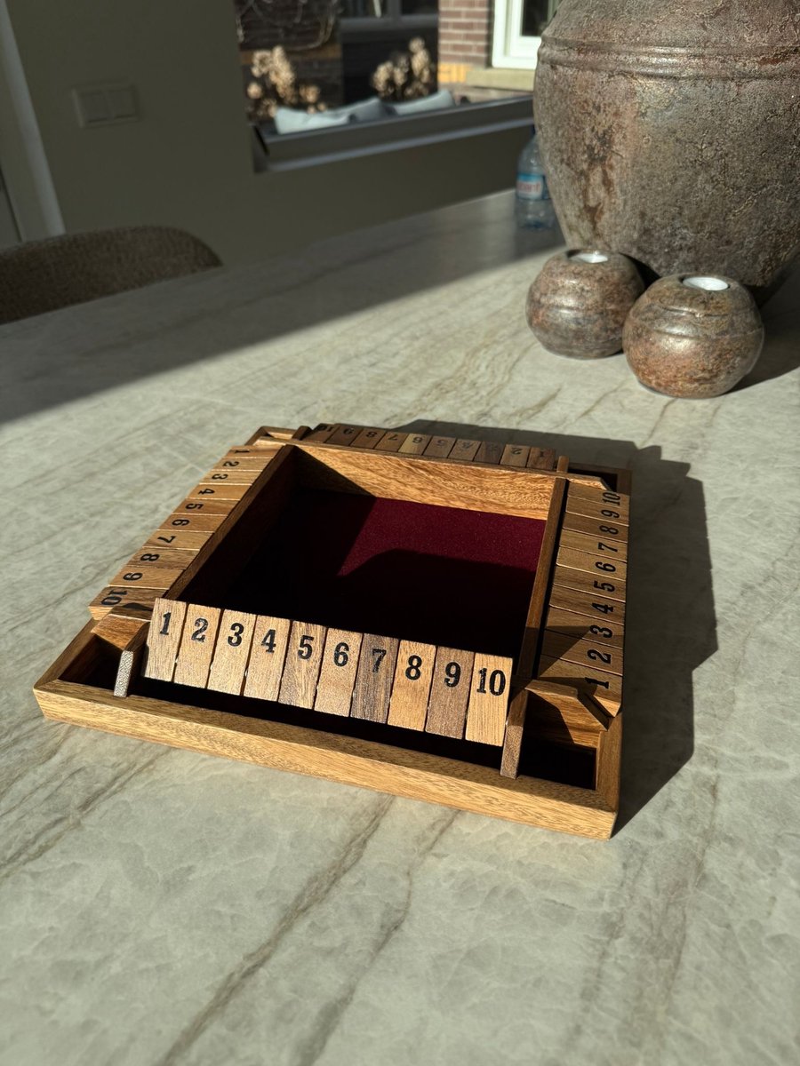 Shut The Box 4 Spelers – Walnoot Houten Dobbelspel – 29 x 29 cm – Met Ingelegd Vilt & 8 Houten Dobbelstenen – Gezelschapsspel – Engelhart — afbeelding 4