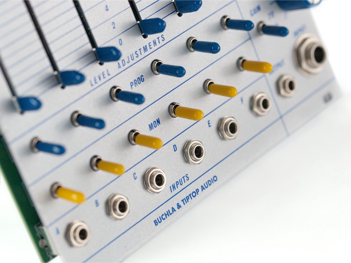 Tiptop Audio Model 207t Mixer / Preamp - Mixer modular synthesizer