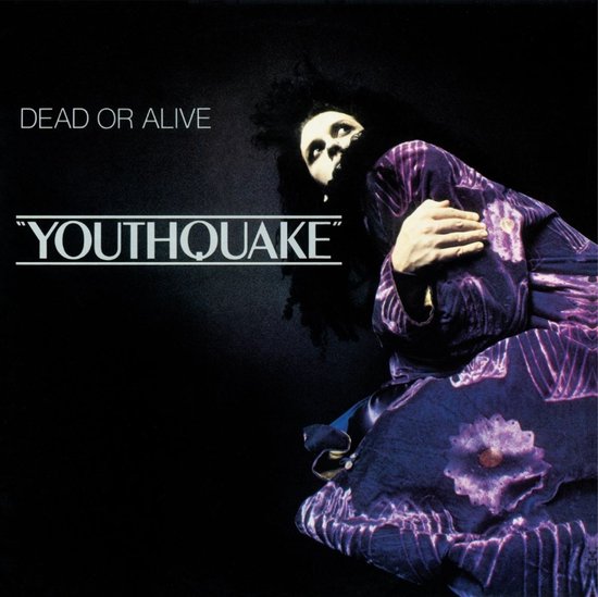 Albumhoes van "Youthquake" van Dead or Alive met een vrouw in een paarse kimono met bloemenpatroon.