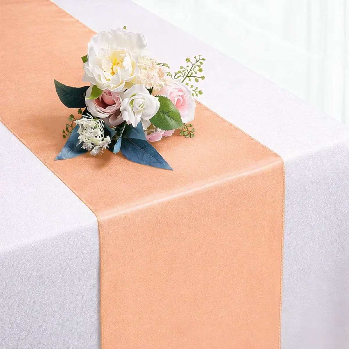 Tafelloper - 30x275cm - Abrikoos– Polyester - Tafelkleed – Smalle Tafelloper - Eettafel - Dressoir en Salontafel – Tafeldecoratie - Tafelkleden - Tafelloper Lang