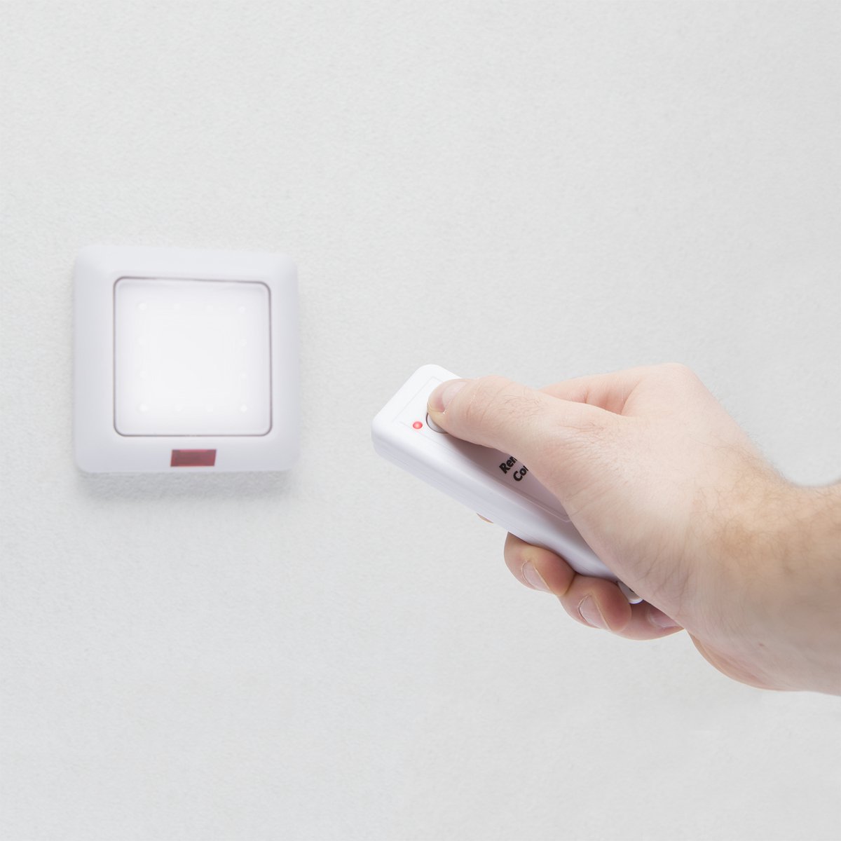 Wandlamp op Batterijen - Met Afstandsbediening - 16x LED - Compact Formaat - Wit - Inclusief Bevestigingsschroef - Bereik tot 10m - Voor Sfeerverlichting, Nachtlamp & Decoratief Gebruik [20287]
